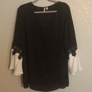 Black, bell sleeve blouse (plus size)